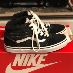 Vans- 6Y